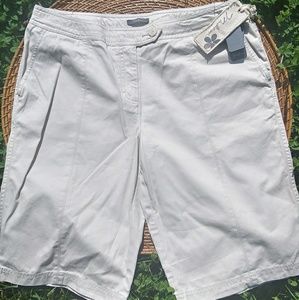 Madison Khaki Bermudas